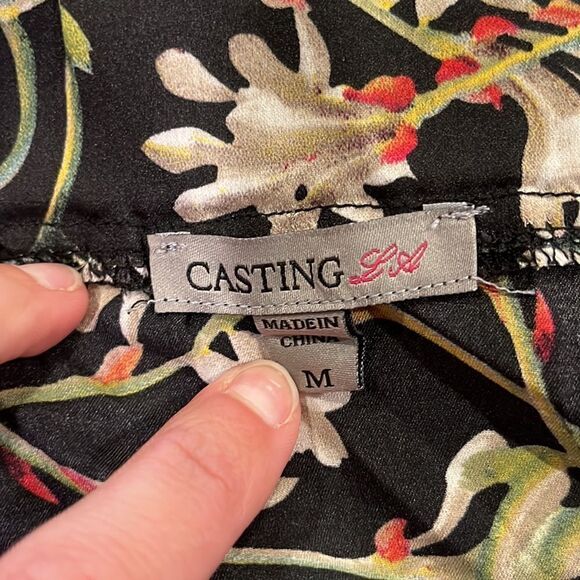 Casting LA Silky Floral Print Off The Shoulder Top - Picture 2 of 4